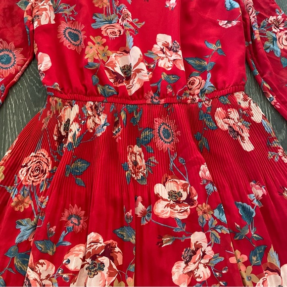 Ava & Viv Red Floral Chiffon Midi Dress - Picture 4 of 10
